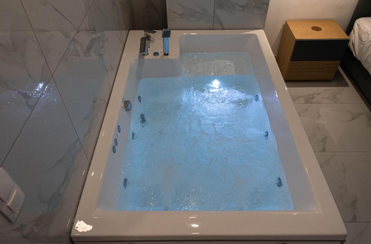 Athens Jacuzzi Apartment Eksteriør bilde